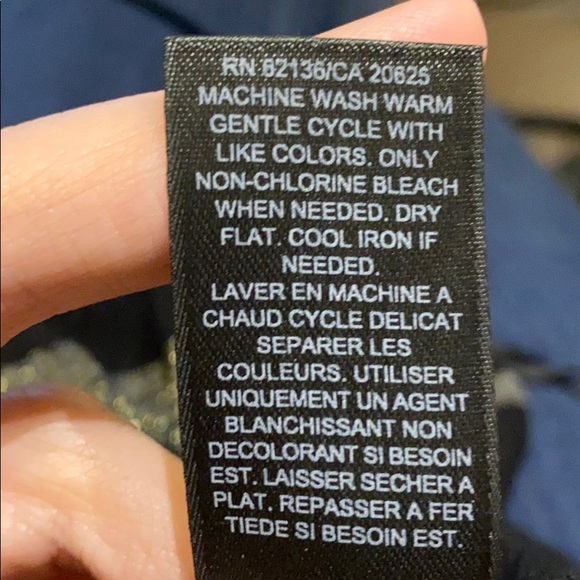 Beautiful stripped top from Guess. - Picture 5 of 5